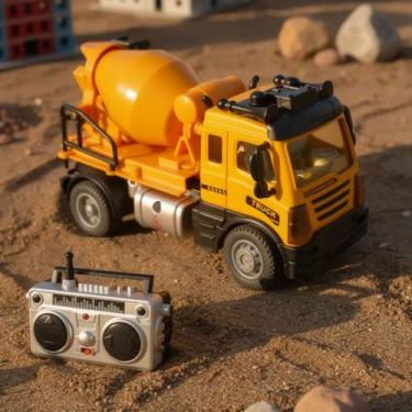 Imagem de Caminhão Betoneira de Brinquedo com Controle Remoto Amarelo - YP Toys