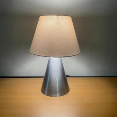 Imagem de Abajur Luminária De Mesa Clássica Cone Escovado Com Cúpula algodão Bege Para Decoração Casa e Sala, Escritório, Quarto e Cabeceira Cama