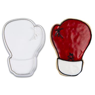 Imagem de Mostop Cortador de biscoito de luva de boxe com carimbos, conjunto de cortadores de biscoito esportivos 3D, ferramentas de decoração de bolos, lembrancinhas de artigos de festa de aniversário