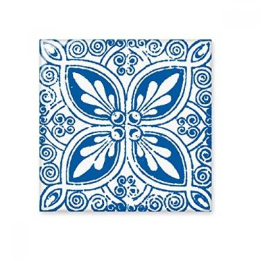 Imagem de Azulejo de cerâmica brilhante com estampa de flor Talavera azul