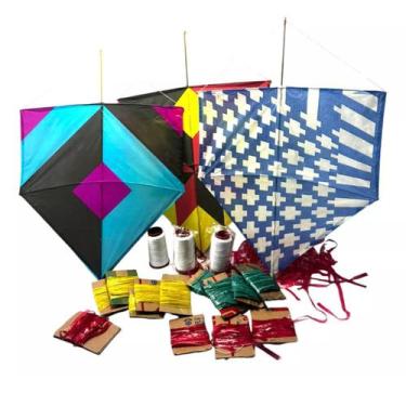 Imagem de kit 4 Pipas sortidas Gigante 70cm com rabiola + 1 linha dez - Genérica