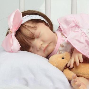 Imagem de Bebê Reborn Realista Lívia Fio a Fio Olho Fechado Acessórios - Cegonha