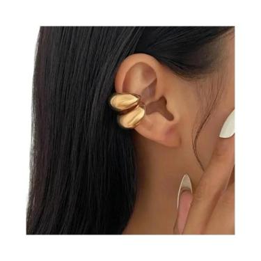 Imagem de Brinco De Pressão Feminino Moderno Em Metal Dourado Em Formato De C Co