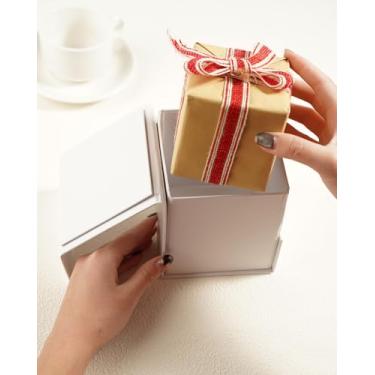 Imagem de Caixa de presente branca com fecho magnético – Embalagem de presente dobrável para joias, cosméticos, velas e pequenos presentes, presentes de Dia dos Pais