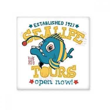 Imagem de Linda lanterna azul amarela ilustração de peixe azulejo de cerâmica brilhante decalque de tijolo vitrificado pedra adornada