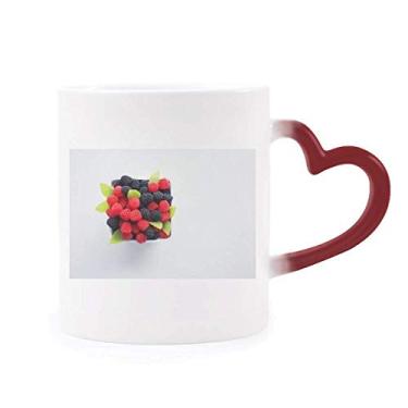Imagem de Caneca sensível ao calor com foto de frutas vermelhas temperadas, caneca de grés que muda de cor vermelha