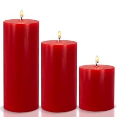 Imagem de Velas de pilar vermelho – conjunto de 3 velas sem cheiro – sem gotejamento, sem fumaça para todas as ocasiões (7,6 cm L x 7,6 cm, 10 cm e 15 cm A)