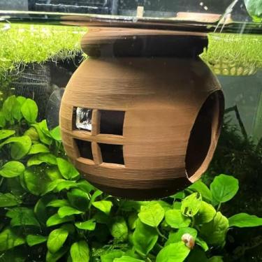 Imagem de EcoDuck Rede Betta flutuante aconchegante, couro natural flutuante Betta para aquário, rede de peixe Betta para alívio de estresse relaxante com ventosa para decorações de aquários, 7 x 6 cm