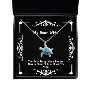 Imagem de The Only Thing More Badass Than a Sheriff is a Sheriff's Wife Colar de tartaruga opala presente de marido, joia divertida para esposa