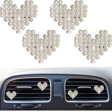 Imagem de 4 peças de pingentes de clipe de saída de ar de carro coração pérola brilhante cristal difusor de ventilação de óleo essencial aromatizador de ar interior automotivo ornamento presente (branco)