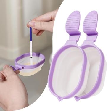 Imagem de Pacote com 2 copos dobráveis para xixi com descanso de teste integrado – Copo de coleta de urina dobrável reutilizável para testes de ovulação e gravidez femininos – higiênico e discreto para testes