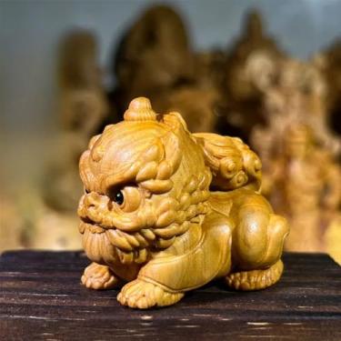 Imagem de FENNYYAR Lucky Mini Beast Awakens Lion Figurine Mascote, 5 cm 4,8 cm, escultura em madeira de cipreste, para sala de estar em casa, mesa