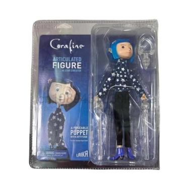 Imagem de Boneca Articulada Coraline Jones Com Camisa Listrada E Casaco De Chuva