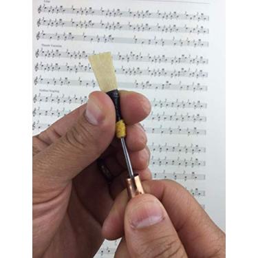 Imagem de Piper's Ultimate Reed Poker™ para palhetas canalizadoras de gaita de fole com estojo de armazenamento