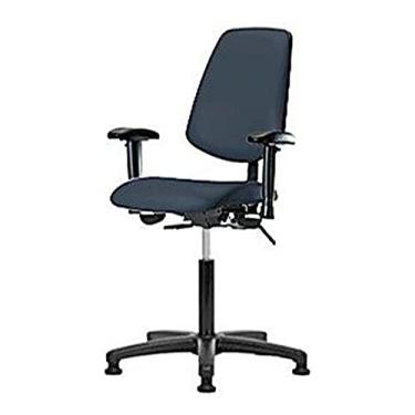 Imagem de Thomas 1163P01 Cadeira de vinil de altura média com encosto médio sem inclinação, base de nylon, braços ajustáveis, anel de pé cromado, rodízios, azul imperial