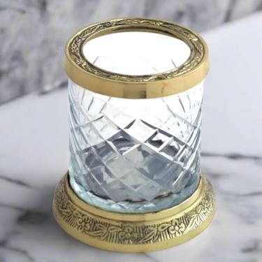 Imagem de Suporte de vidro de banheiro de 9,5 cm. Base e topo de latão sólido. Dispensador de suporte de cotonete de algodão para palhetas de fio dental. Decoração de acessórios de vidro gravado transparente