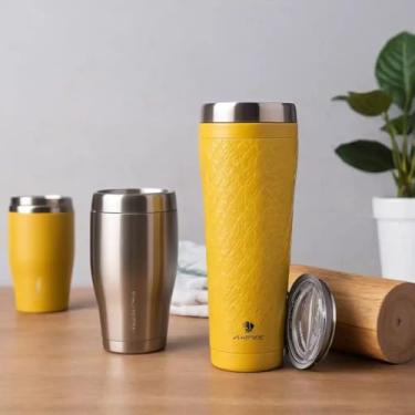Imagem de Copo Térmico Parede Dupla em Aço Inox Amarela 500ml com Tampa Hermética - Estilo Texturizado