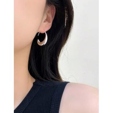 Imagem de 1 par de brincos de argola simples criativos em forma de C na moda brincos prateados para mulheres, uso diário, festa, casamento, noivado, dia dos namorados, presente de dia das mães