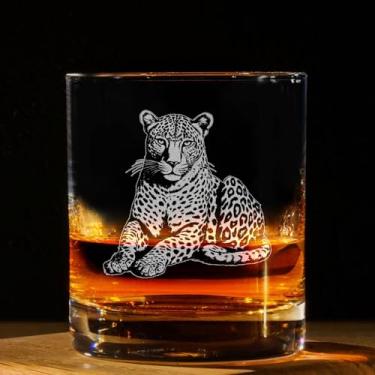 Imagem de Copo de uísque gravado vintage leopardo - presente temático de animal selvagem - presentes de aniversário exclusivos para amigos e familiares - presente para amantes de leopardo - vidro vintage à moda