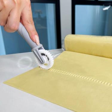 Imagem de Carretilha Corta E Fecha Massas Pastel Plástico Keita