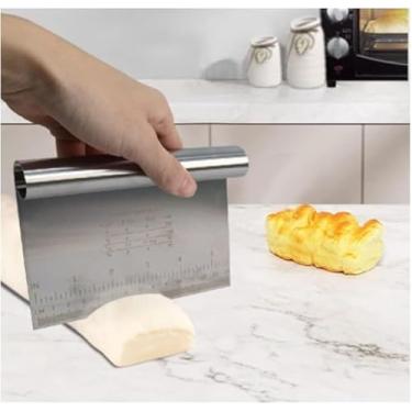 Imagem de Espátula Culinária Profissional em Aço Inoxidável com Régua Integrada, Lâmina Multifuncional para Confeitaria e Cozinha, Medição Precisa em Centímetros