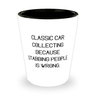 Imagem de Coleção de carros clássicos Because Stabbing People is Shot Glass, presente de coleção de carros clássicos a partir de um copo de cerâmica ideia única para amigos