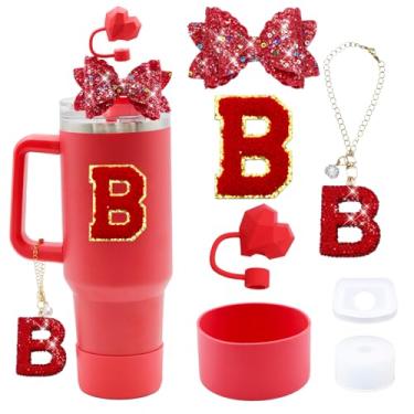 Imagem de Liangang Conjunto de acessórios de copo Stanley vermelho 7 peças para copo Stanley Cup 850.5 g 1,134.0 g copo com alça, incluindo tampa de cobertura de palha de coração, pingente de letra, laço