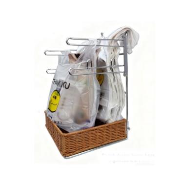 Imagem de Sacola de compras de supermercado, prateleira de sacolas de plástico de mercearia com linda parte inferior de cesta de vime, transforma sacolas de compras bagunçadas em uma solução de armazenamento