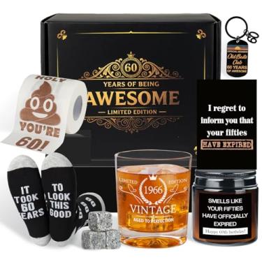 Imagem de Presentes de aniversário de 60 anos para homens, 6 peças, ideias legais de presentes de aniversário com copo de uísque com pedra congelada, meias engraçadas, papel higiênico, vela perfumada, chaveiro