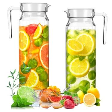Imagem de 2 jarras de plástico com tampa, jarra de acrílico transparente de 1050 ml, jarras de suco inquebráveis para geladeira, jarras de água de plástico resistente ao calor para chá, sangria, limonada, suco