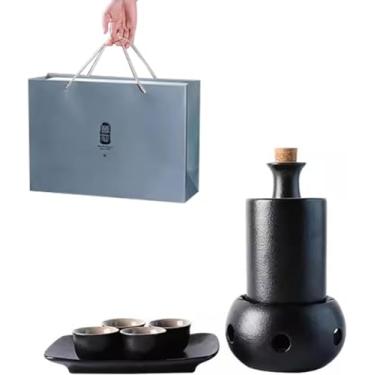 Imagem de TLTDSMY Copos de saquê de cerâmica com panela aquecida, bebida quente de saki tradicional de porcelana, conjunto de 8 peças, 1 fogão, 1 tigela de aquecimento, 1 garrafa de saquê, 1 bandeja, 4 xícaras