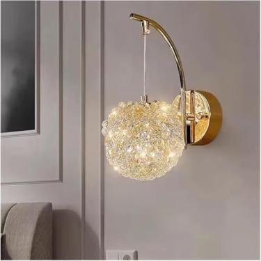 Imagem de Arandelas modernas e elegantes de cristal para iluminação interna, luminária de parede dourada de cristal para penteadeira, iluminação de parede sofisticada para sala de estar, quarto, banhe