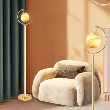 Imagem de Luminária de chão Globe Moon moderna dourada com cúpula de vidro, estilo meados do século XX, com haste alta de metal, ideal para sala de estar, quarto, quarto de menina, cômoda ou escritóri