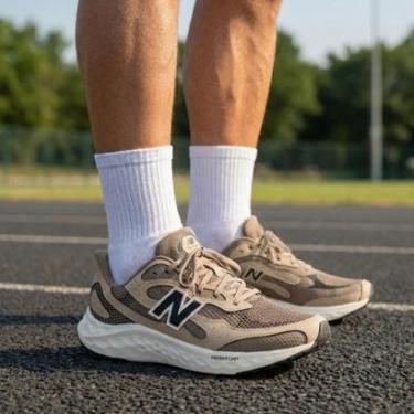 Imagem de Tênis New Balance Fresh Foam ARISHIV4 Masculino-Masculino