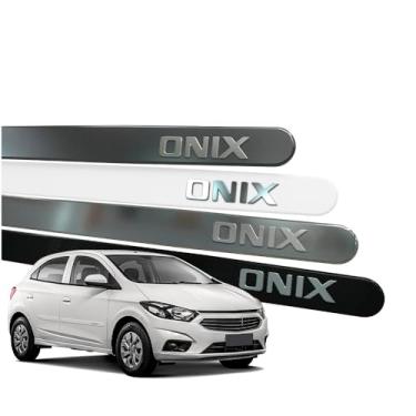 Imagem de Friso Lateral para Onix 2012 a 2025 Onix Plus 2020 a 2025 Escrita Cromada Alto Relevo (REDONDO, PRETO OURO NEGRO)