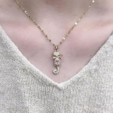 Imagem de Colar com pingente de gato de coração rosa cristal para mulheres, banhado a ouro, moderno, zircônia cúbica, amuletos de animais de estimação com coração de amor, elos ajustáveis, para amantes de