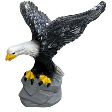 Imagem de Gavião em Resina Asa Aberta Preto Espanta Pássaros - LZ Decorações