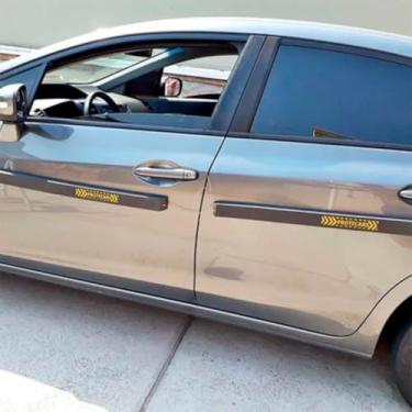 Imagem de Kit 2 Protetores Magnéticos de Porta para Carro, EVA com Imã Forte, Anti-Batida, Anti-Furto com Cabo de Aço (Preto)