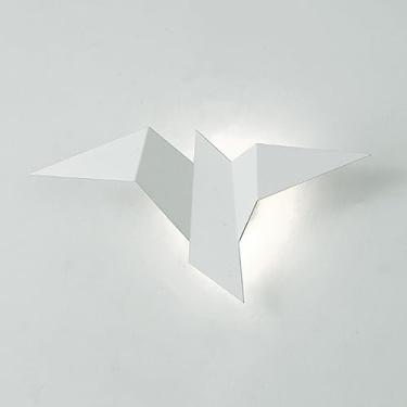 Imagem de Arandela de parede LED em metal com formato de pássaro origami, 2W, iluminação decorativa para interiores, ideal para corredores, salas de estar e paredes de fundo.