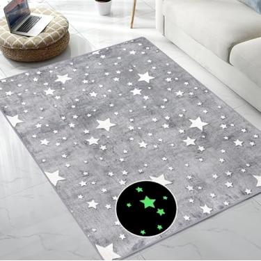Imagem de kksme Tapete de área grande que brilha no escuro estrelas grandes para decoração de quarto de crianças, engraçado para quarto de bebê e sala de estar, tapete retangular para quarto de crianças tamanho