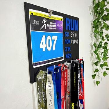 Imagem de Porta medalhas de parede em mdf personalizado para corredores até 100 medalhas (Azul)