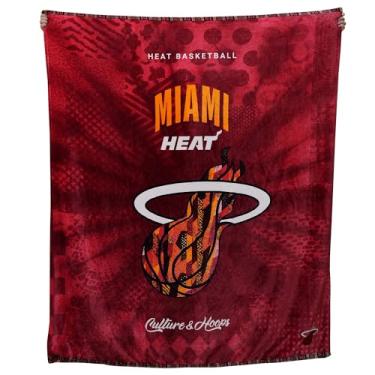 Imagem de Two Hype Cobertor NBA Miami Heat – Cobertor de pelúcia ultramacio nas cores do time, perfeito para dia de jogo ou decoração de casa, 152 x 170 cm