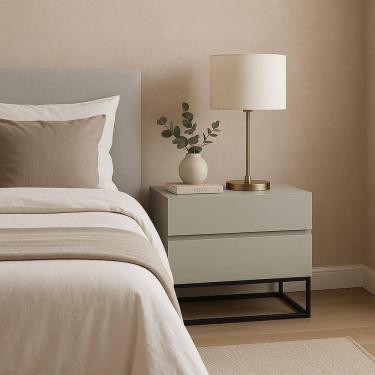 Imagem de Mesa De Cabeceira Industrial 60cm Base Preto Pé De Ferro Off White