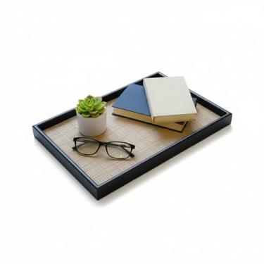 Imagem de Solvane Bandeja de servir de madeira 38 x 28 cm – Organizador retangular com base de couro PU, decoração moderna de mesa de centro para casa, cozinha, banheiro, penteadeira e café da manhã