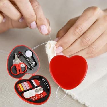 Imagem de 2 peças kit de costura em forma de coração organizador de linha de agulha de viagem estojo compacto de armazenamento de reparo para uso em escritório em casa