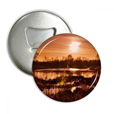 Imagem de Vermelho Escuro Ciência Florestal Natureza Cenário Abridor de Garrafas Imã de Geladeira Emblema Multifuncional