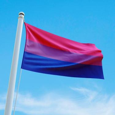 Imagem de Bandeira Avulsa Orgulho LGBT Cores em Cetim Brilhante - Tamanho Pequen