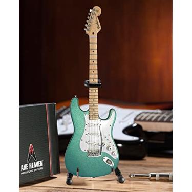 Imagem de Mini réplica de guitarra Aston Martin Amêndoa metálica com acabamento verde Stratocaster colecionável
