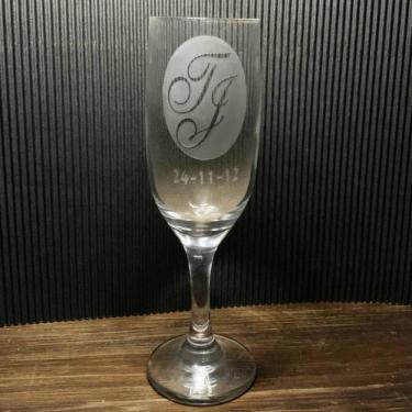 Imagem de Taça Champagne Jateada Personalizado Com Nome E Data - Vidro Bonito