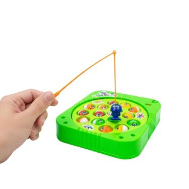 Imagem de Jogo de Pesca Infantil, Brinquedo Educativo Verde com 12 Peixes, Base Giratória e Varas, Atividade Lúdica para Crianças